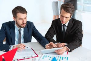 What advantages come with hiring an income tax consultant